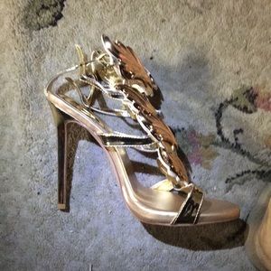 Never Worn Celebrity Style Gold Pumps